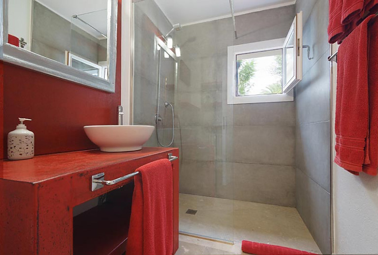 Bad Dusche Fenster Spiegl Waschbecken