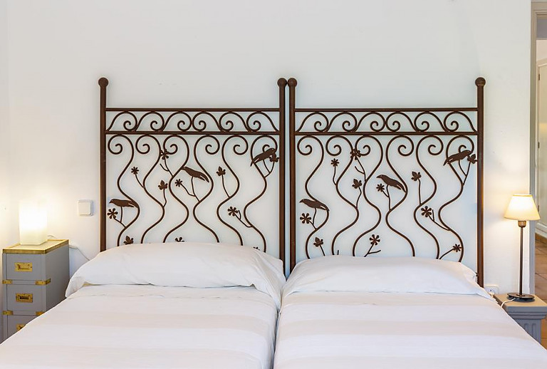 Schlahzimmer Bett Nachttisch Bett Bild Tür