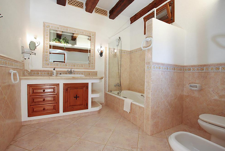Badezimmer Badewanne Fenster Bidet