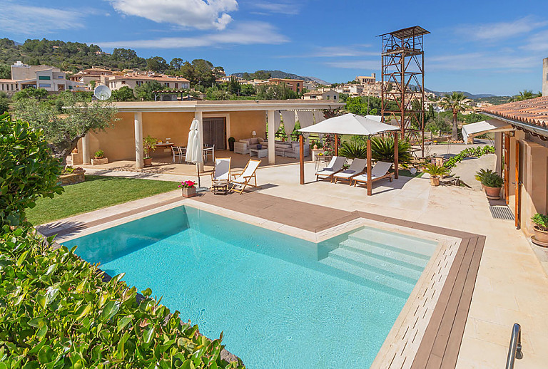 Pool Liegen Sonnenschirm Grillbereich