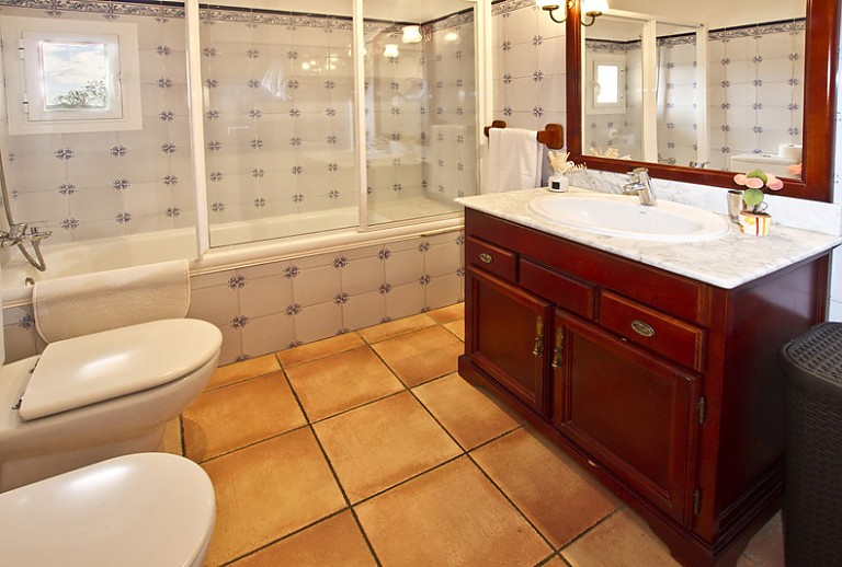 Finca Mallorca Buger 6 Personen Badezimmer