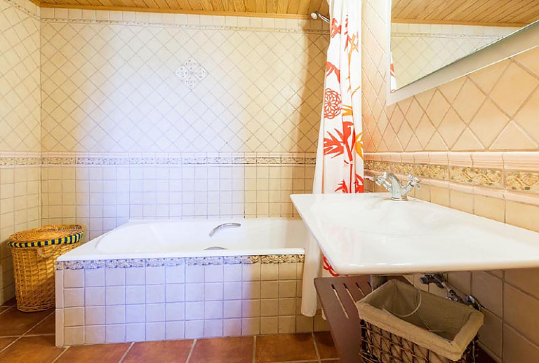 Bad Wanne Waschbecken Spiegel
