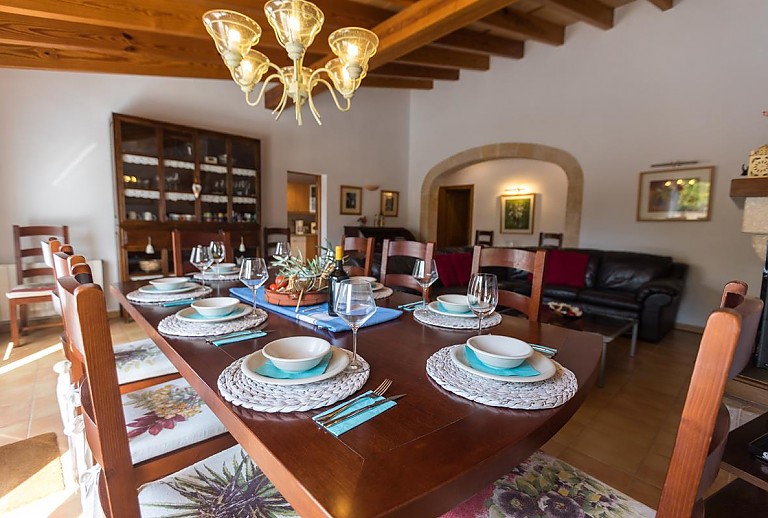 Wohnzimmer Esstisch Stuehle Regal