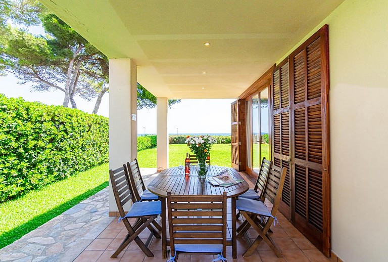 Ferienhaus auf Mallorca direkt am Meer für 5 Personen