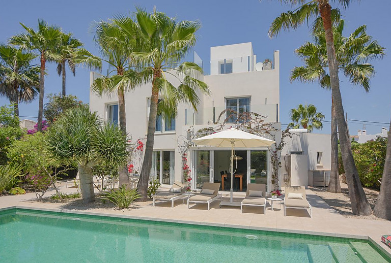 Finca mit Pool und Garten
