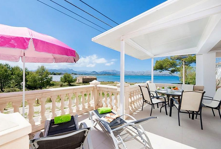 Ferienhaus mit Terrasse und Meerblick