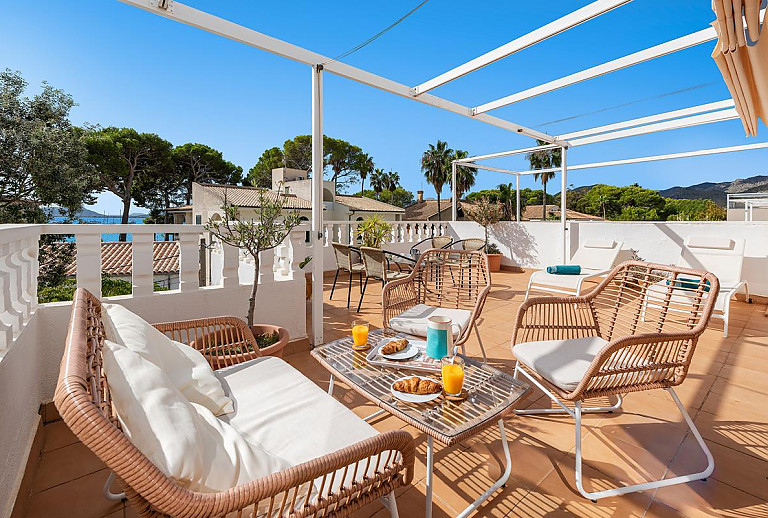 Ferienhaus mit Terrasse und Meerblick