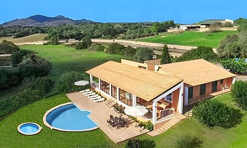 Finca mit Pool und Sonnenterrasse