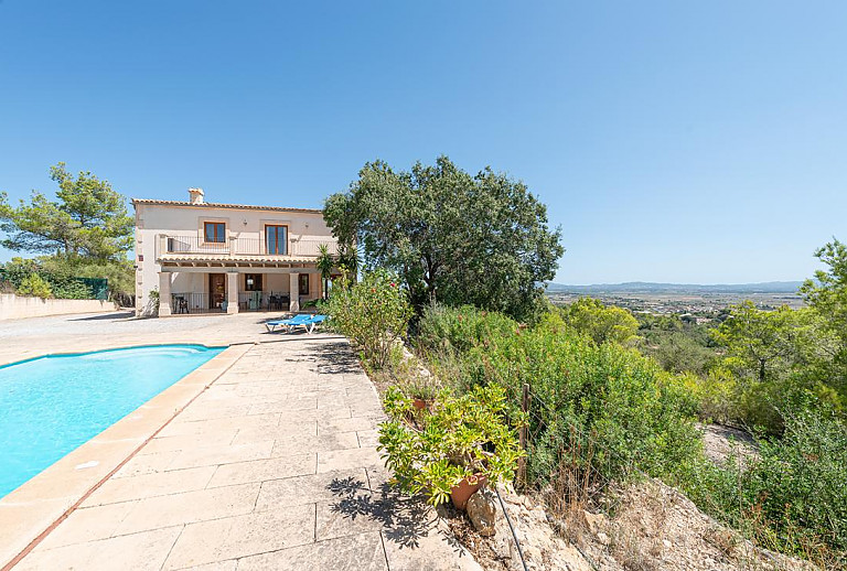 Finca mit Poolbereich und Weitblick