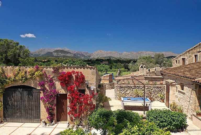 Nebengebäude zur Finca und Garten