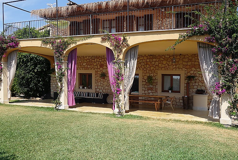 Finca Bergblick Grill Gartenmoebel